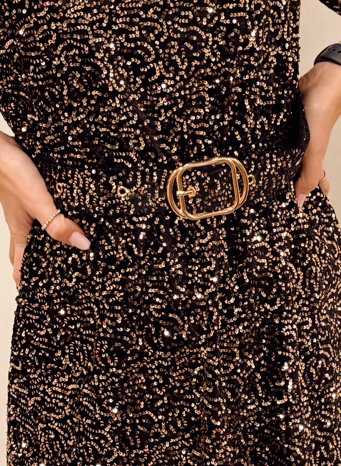 Abito oro in paillettes con cintura - Image 3