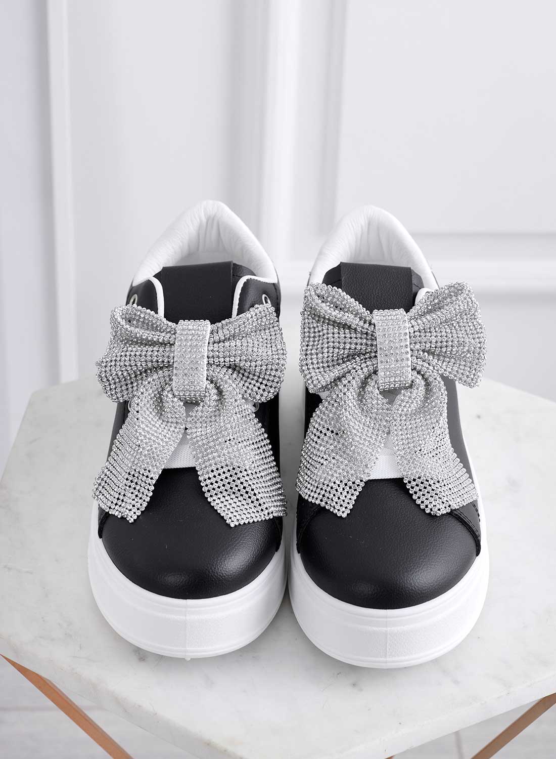 BELGA - Sneakers nere con fiocco in strass - Image 2