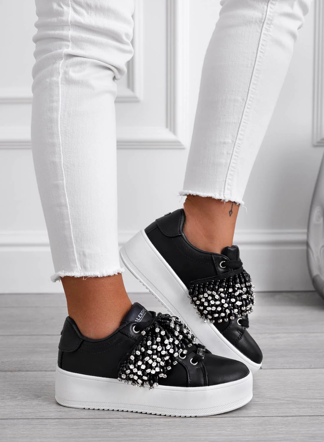 CARRY - Sneakers nere Alexoo con fascia in strass - Image 2