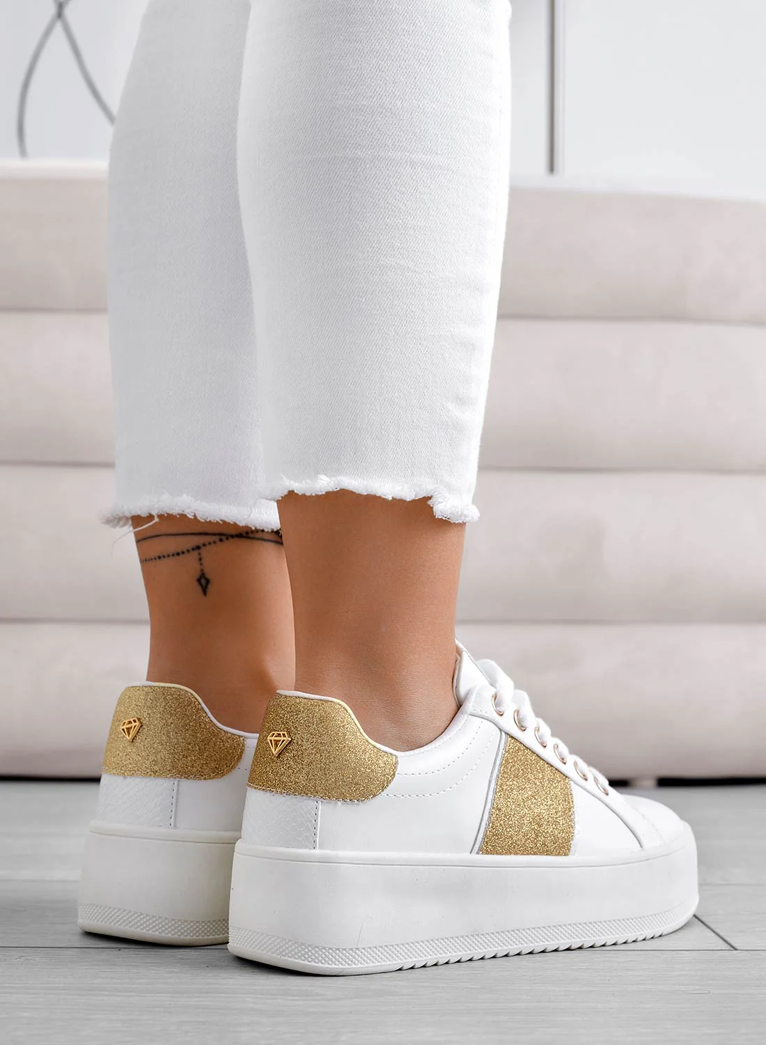 CIRCE - Sneakers bianche Alexoo con glitter oro - Image 8