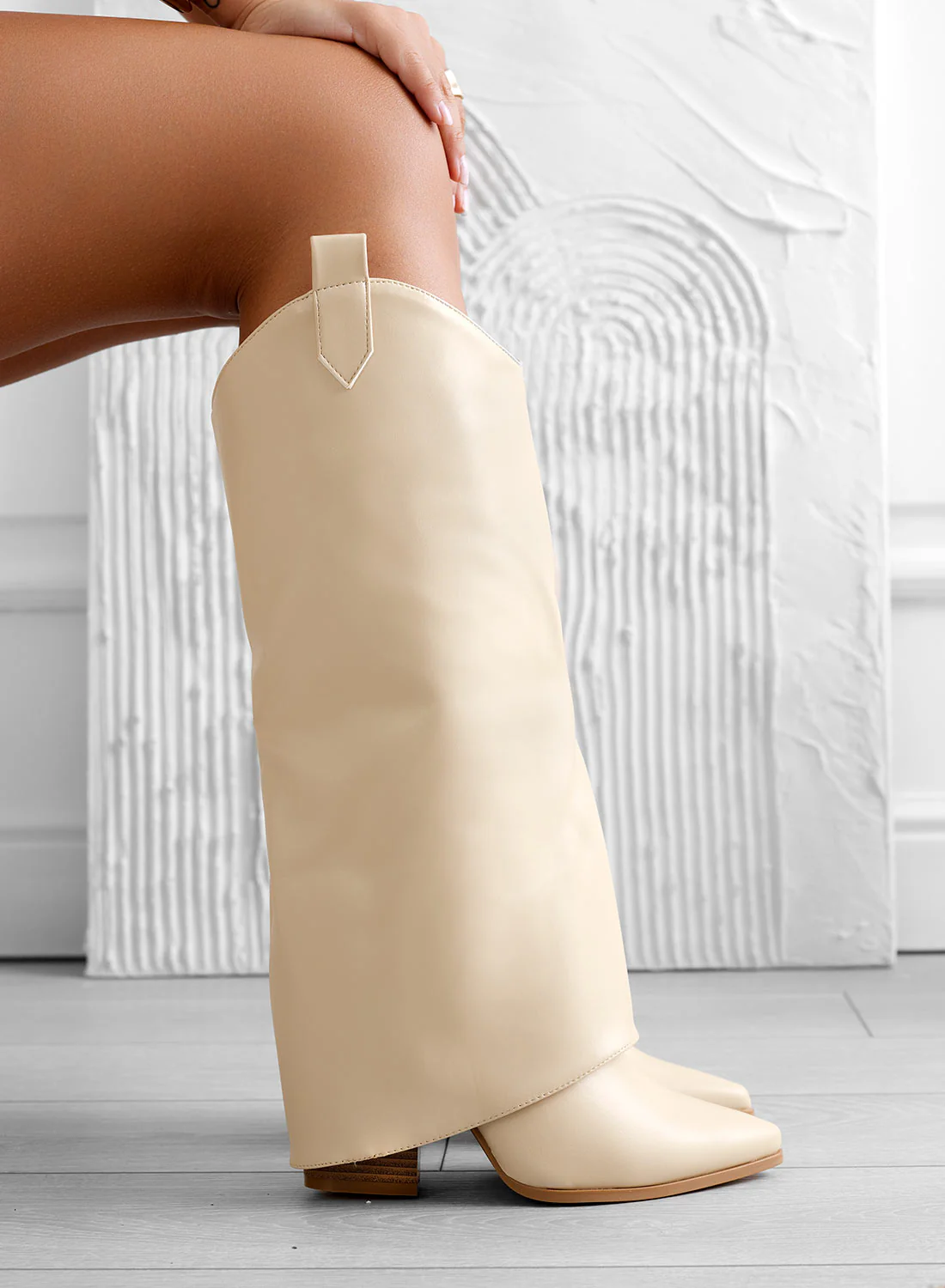 DILETTA - Stivali beige camperos con risvolto e tacco alto - Image 3