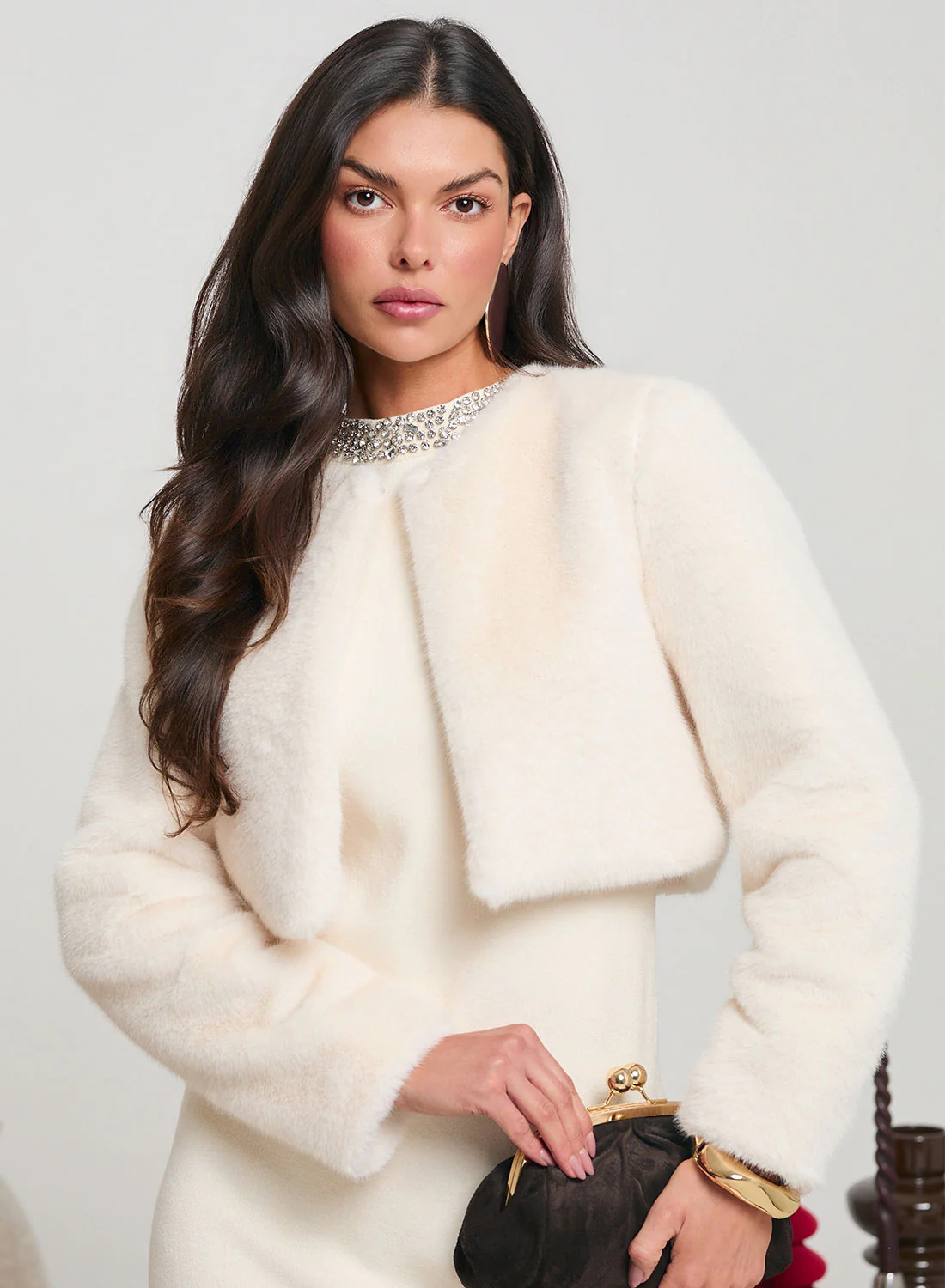 Giacca cropped beige in pelliccia sintetica - Image 4
