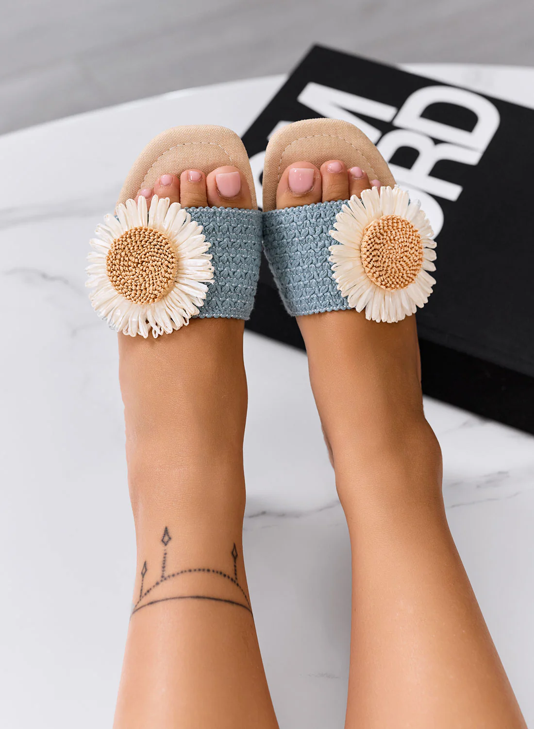 GISELLA - Sandali Ciabattine azzurre con Maxi Fiore Decorativo - Image 3