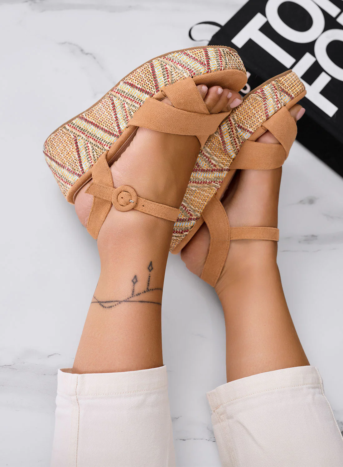 HONEY - Sandali camel con suola platform lavorata e cinturino alla caviglia - Image 2