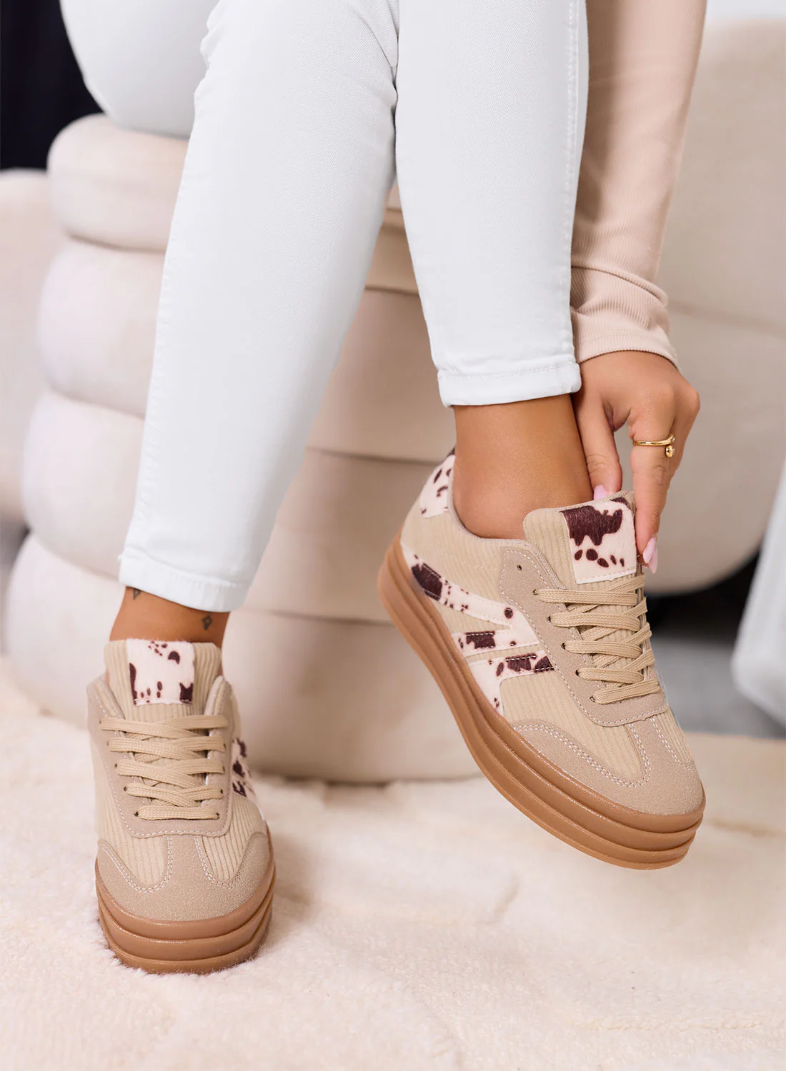 JOLENE - Sneakers beige con stampa e suola platform - Image 3