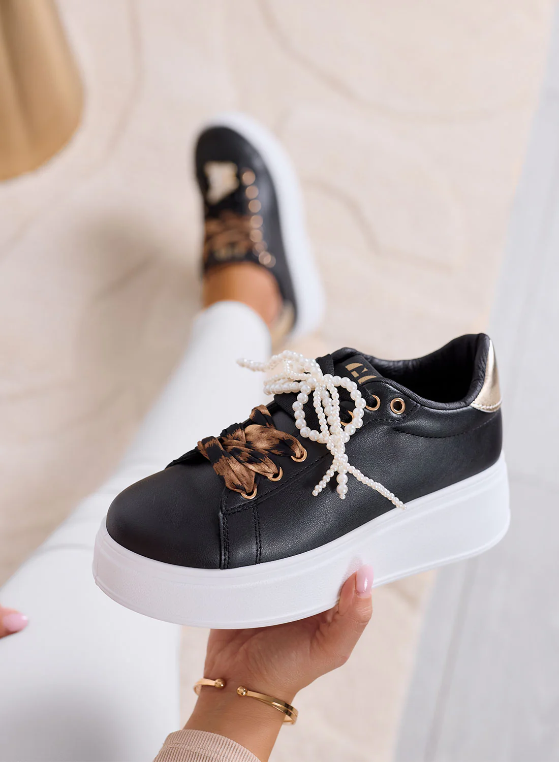 LAURA - Sneakers nere platform con lacci animalier e dettagli gioiello - Image 2