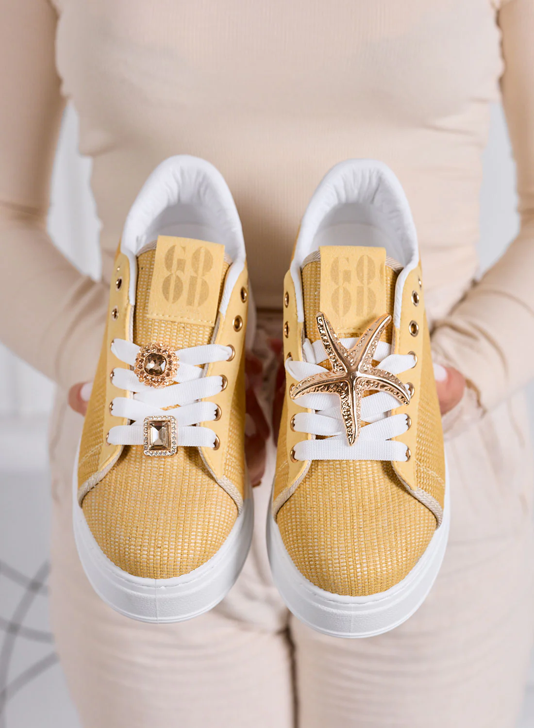 LINDA - Sneakers gialle con Applicazioni Gioiello oro e Suola Platform - Image 3