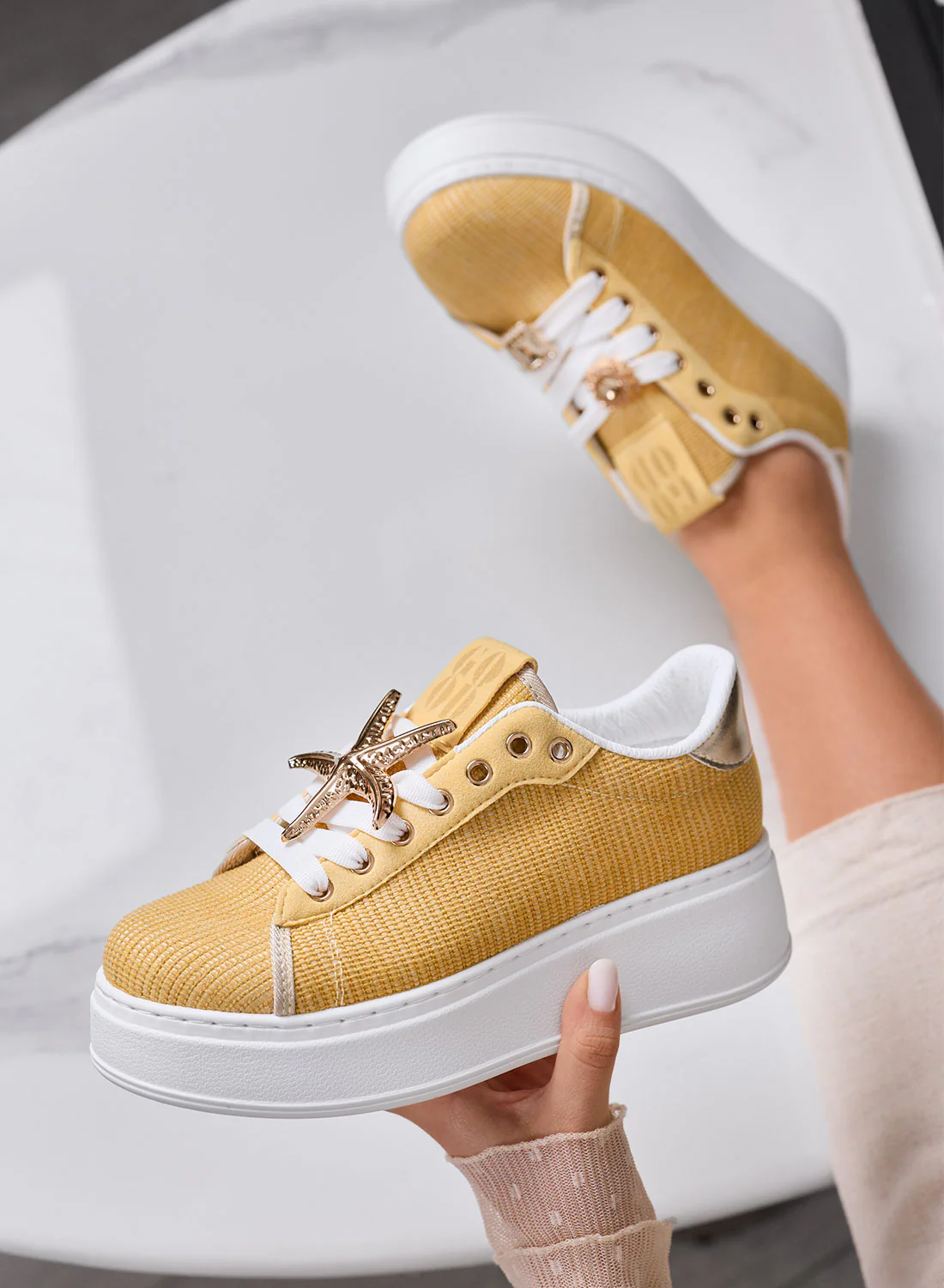 LINDA - Sneakers gialle con Applicazioni Gioiello oro e Suola Platform - Image 4