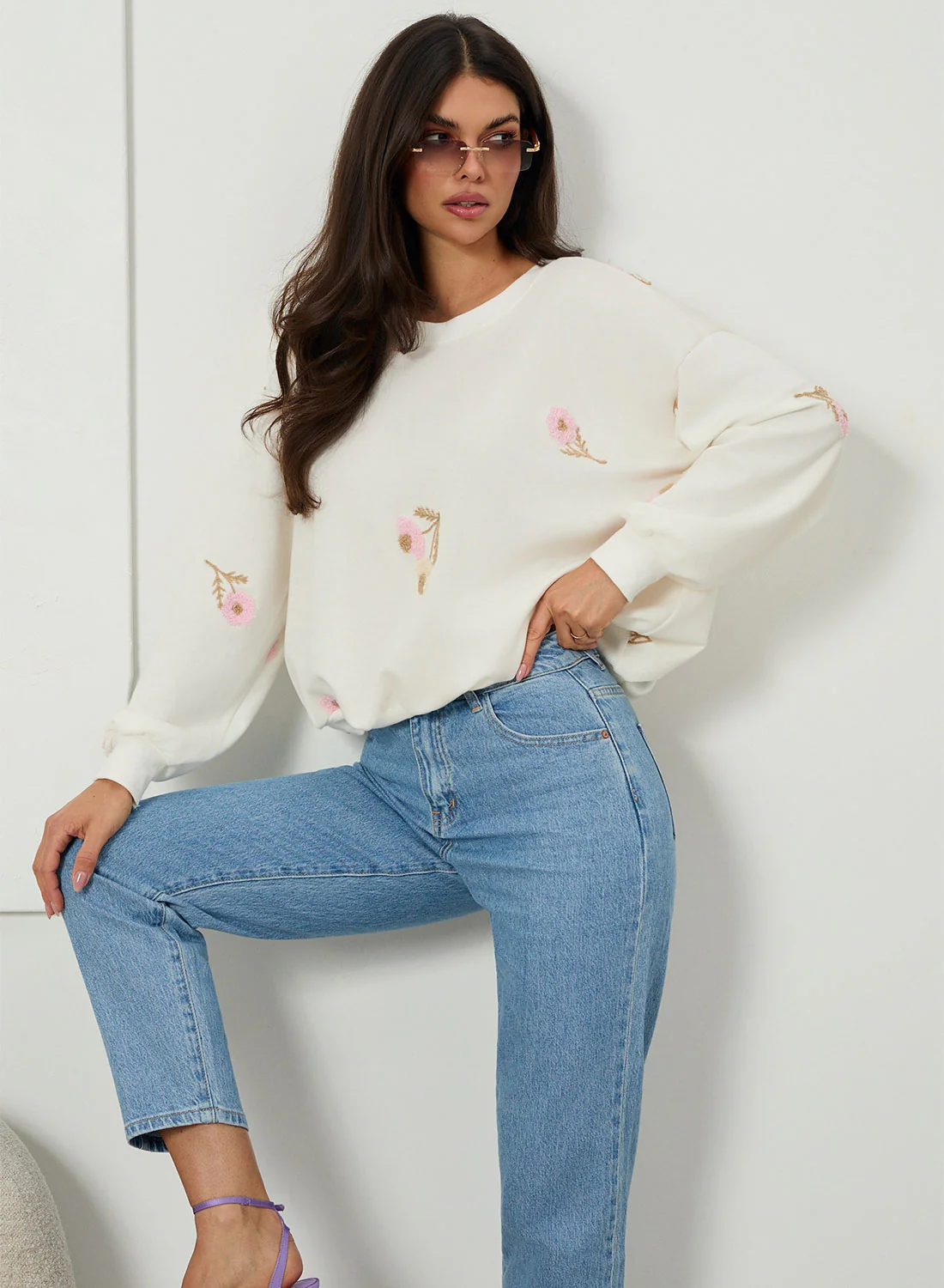 Maglia panna oversize con ricamo floreale - Image 3