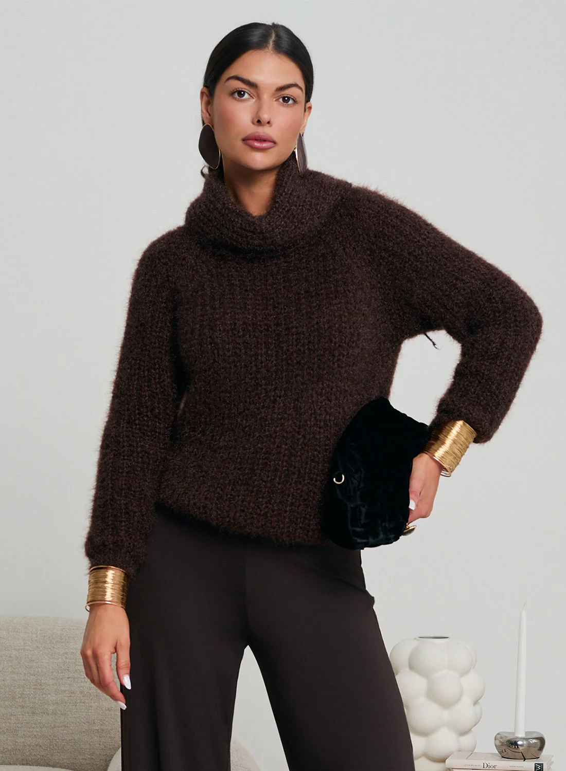 Maglione marrone a collo alto morbido e caldo - Image 3