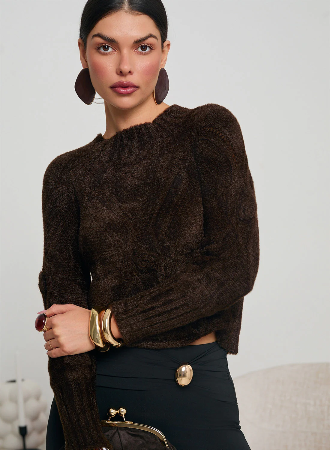 Maglione marrone in tessuto morbido scamosciato - Image 2