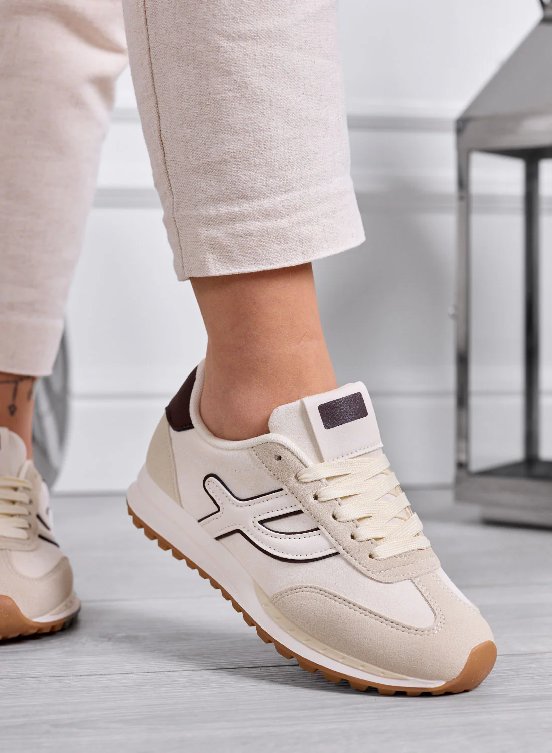 MONICA - Sneakers beige con inserti bianchi e lacci panna - Image 3