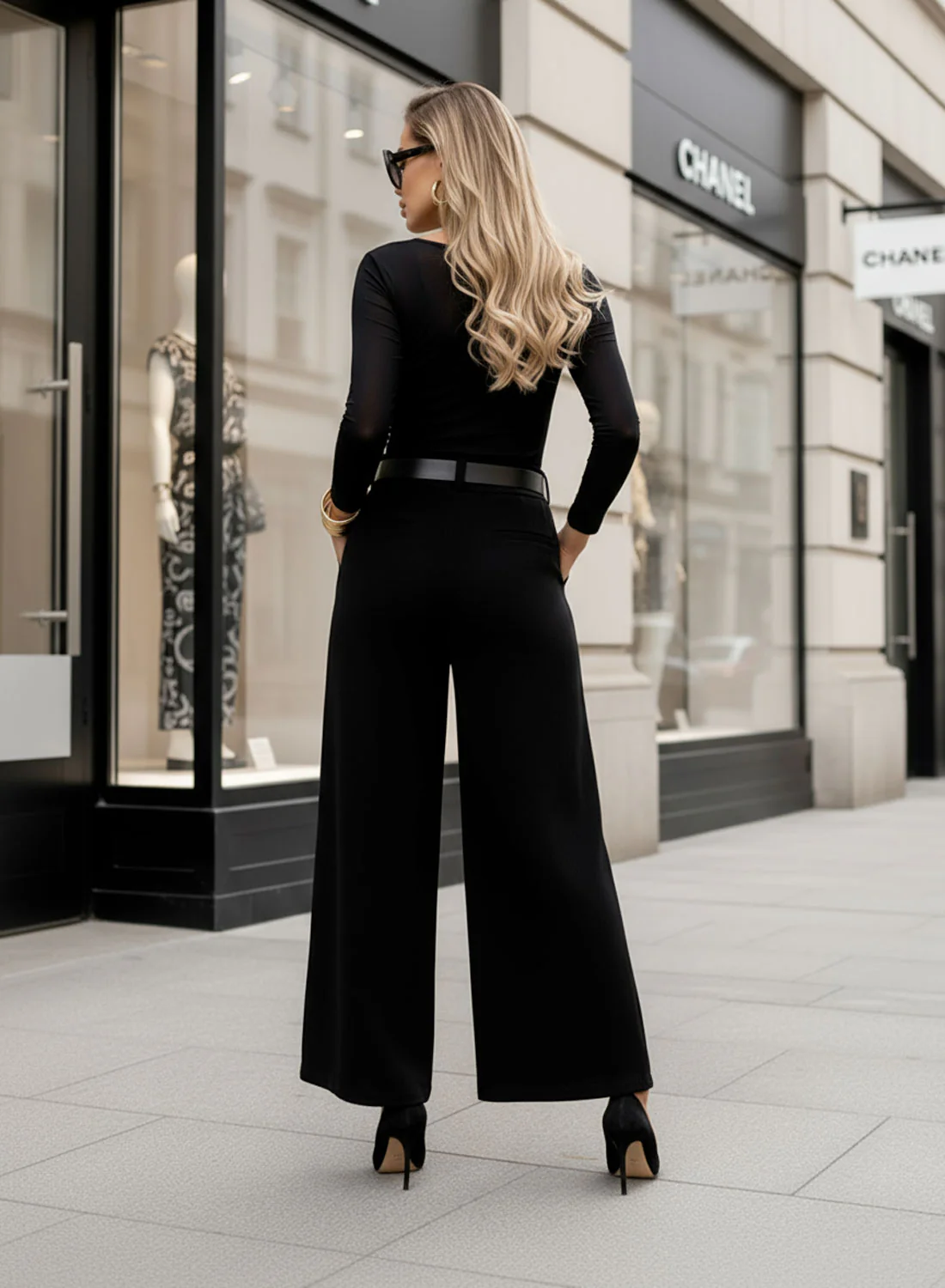 Pantalone nero a Gamba Larga in Tessuto Strutturato con Cintura - Image 2