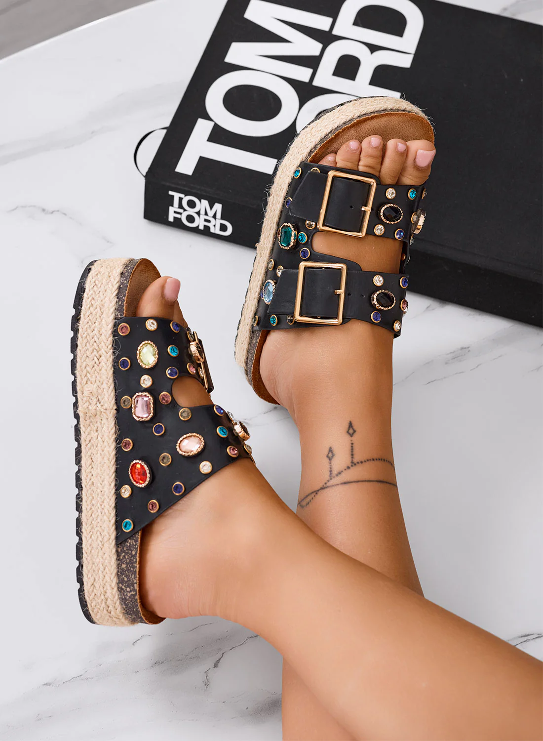 PRISCILLA - Sandali Ciabatte nere platform con maxi fibbie e pietre colorate - Image 3