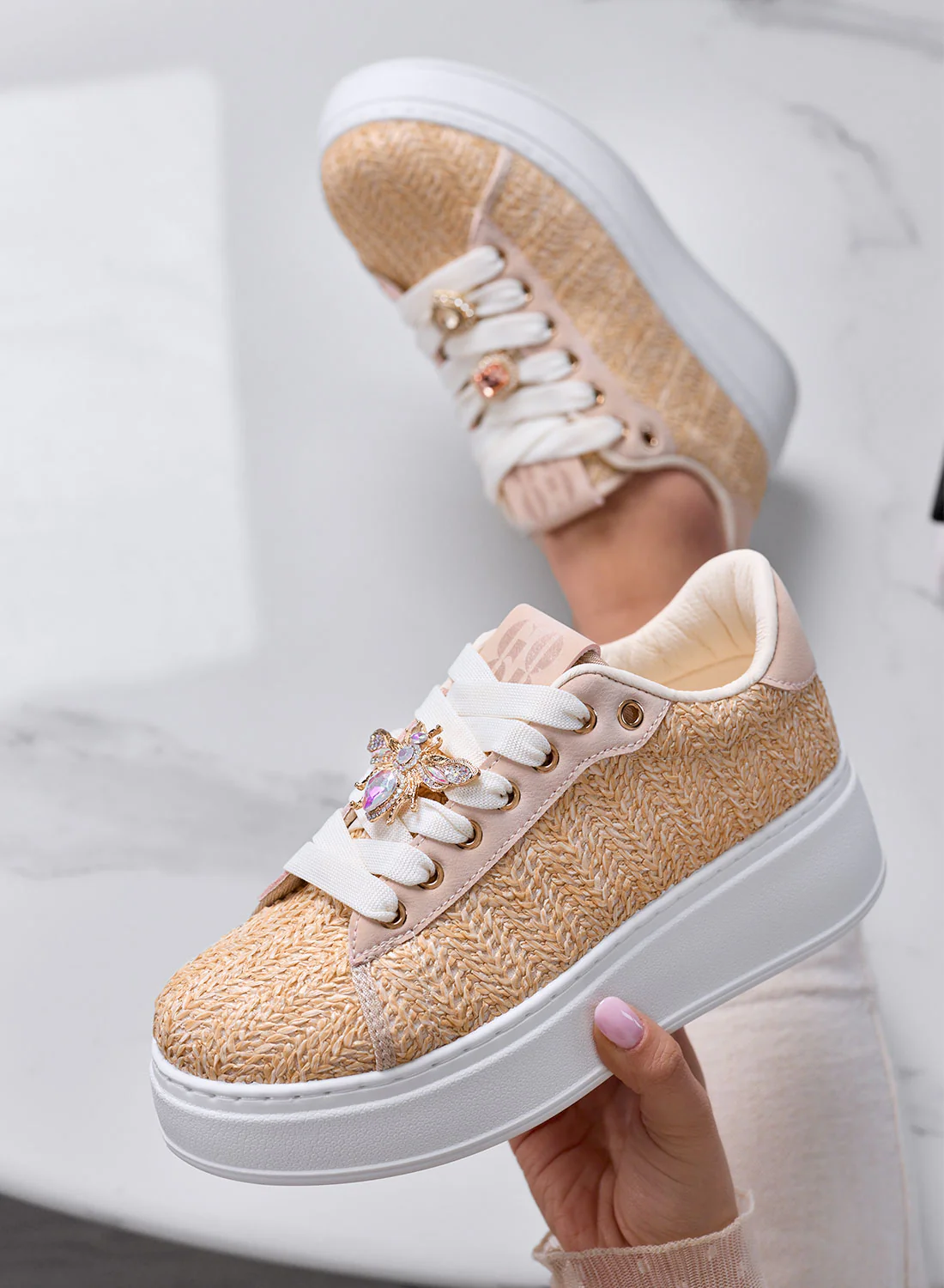 VENERE - Sneakers beige intrecciate con Applicazioni ape Gioiello - Image 4