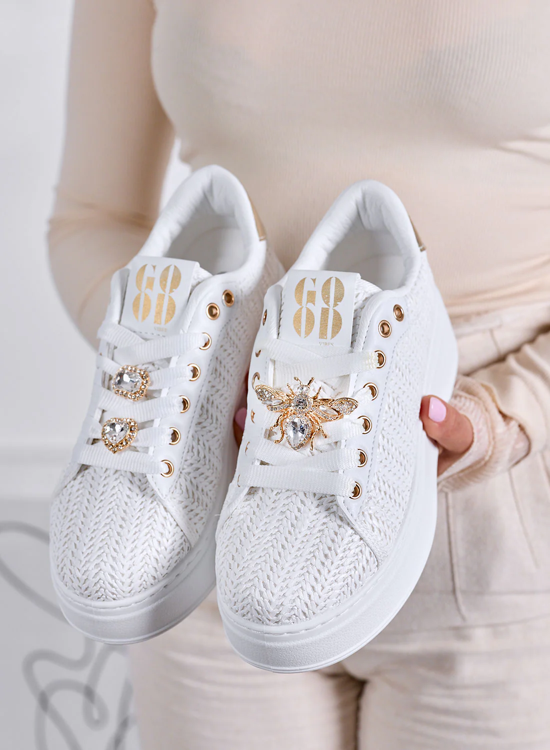 VENERE - Sneakers Bianche intrecciate con Applicazioni ape Gioiello