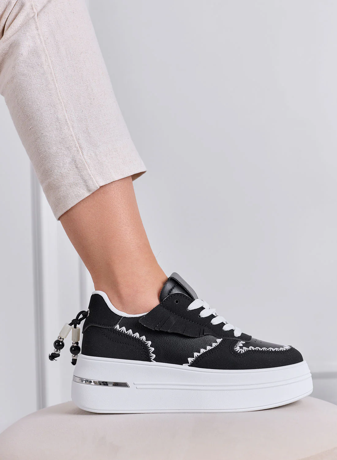 VERONICA - Sneakers nere Platform con Cuciture a Contrasto bianche - Image 2